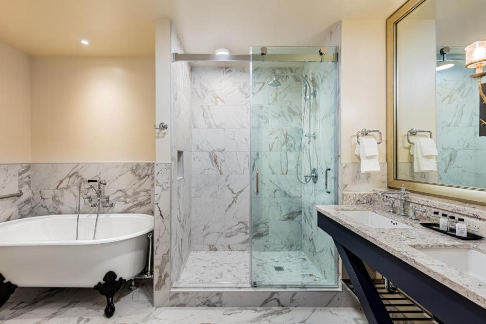 Premium Quadruple Room interior